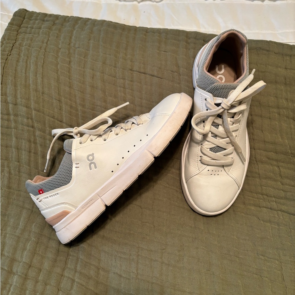 On Cloud THE ROGER Advantage